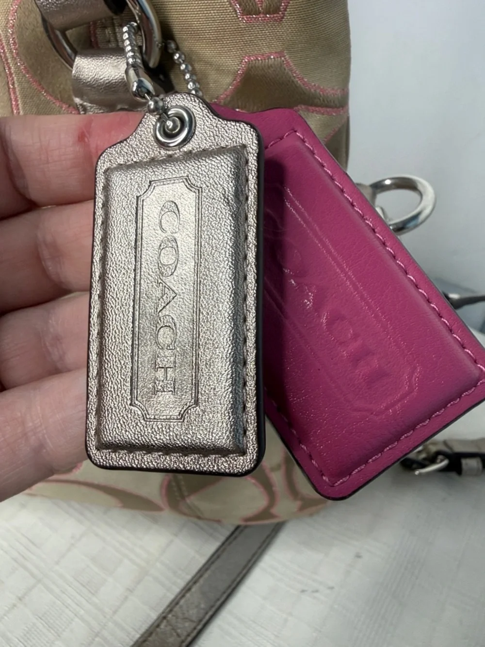 Coach Daisy Outline Signature Metallic Mia Tote handbag, model F23940. - Picture 6 of 10